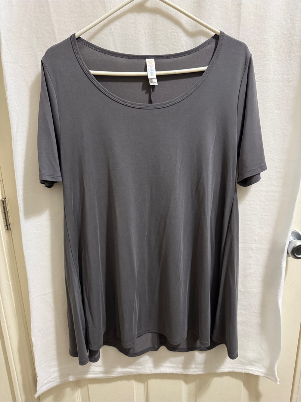 Lularoe Women's Gray Short-Sleeve Scoop Neck Top
